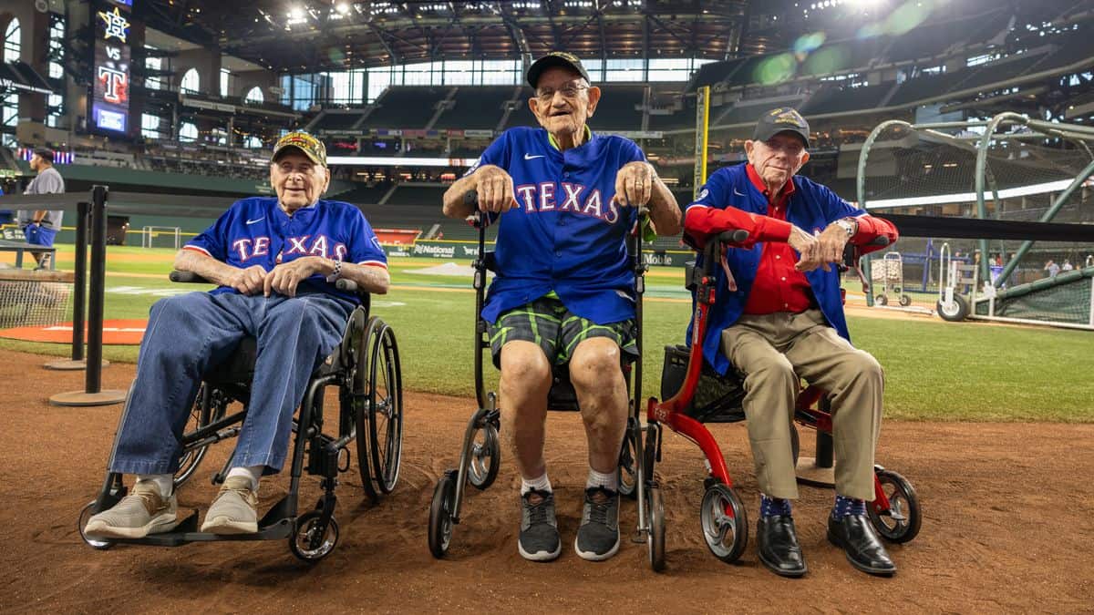 American Airlines Honors Centenarian Veterans, Fostering Future Travel and Cultural Engagement
