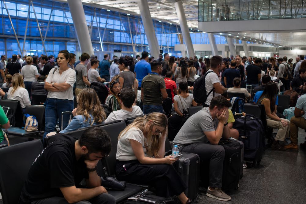 Travel Disruptions at Singapore Changi Airport: Flight Cancellations Affecting Key Destinations