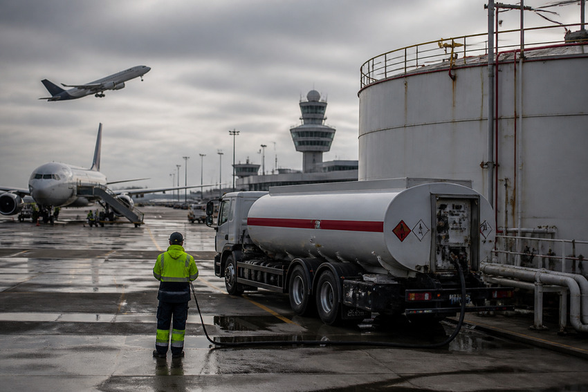 Jet Fuel Crisis Hits Europe: What UK Travelers Need to Know for Summer 2023