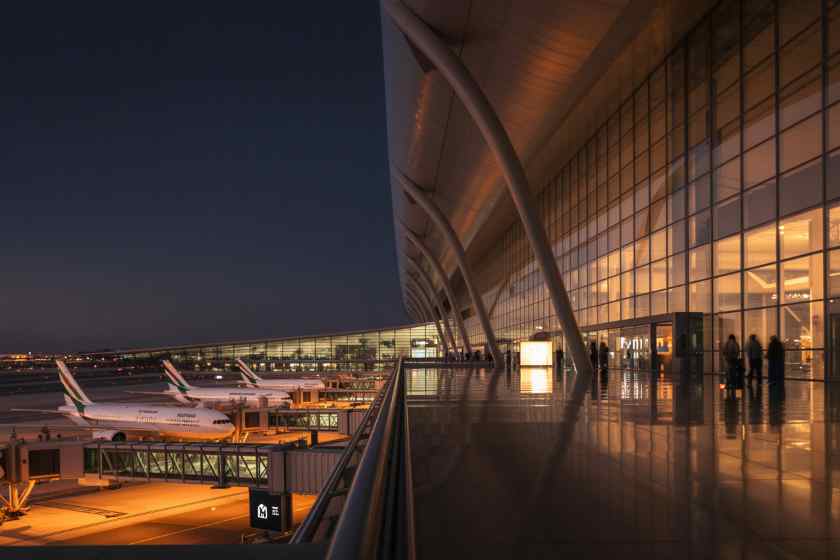 Airspace Crisis and Passenger Decline at Dubai International Airport: A 2026 Overview