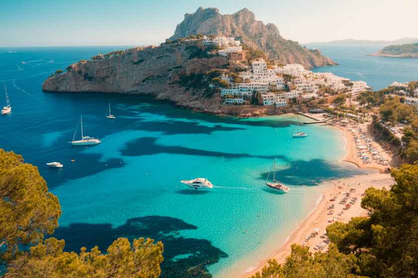 Airlines Boost Summer Capacity to Málaga, Ibiza, and Palma: What Travelers Should Know