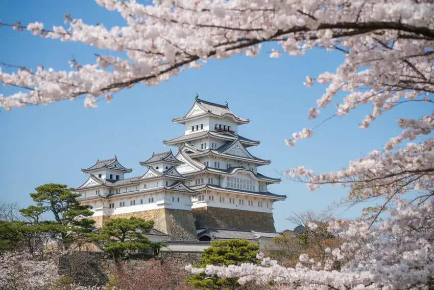 Japan’s Tourism Faces Challenges as Regional Visitors Decline in April 2026