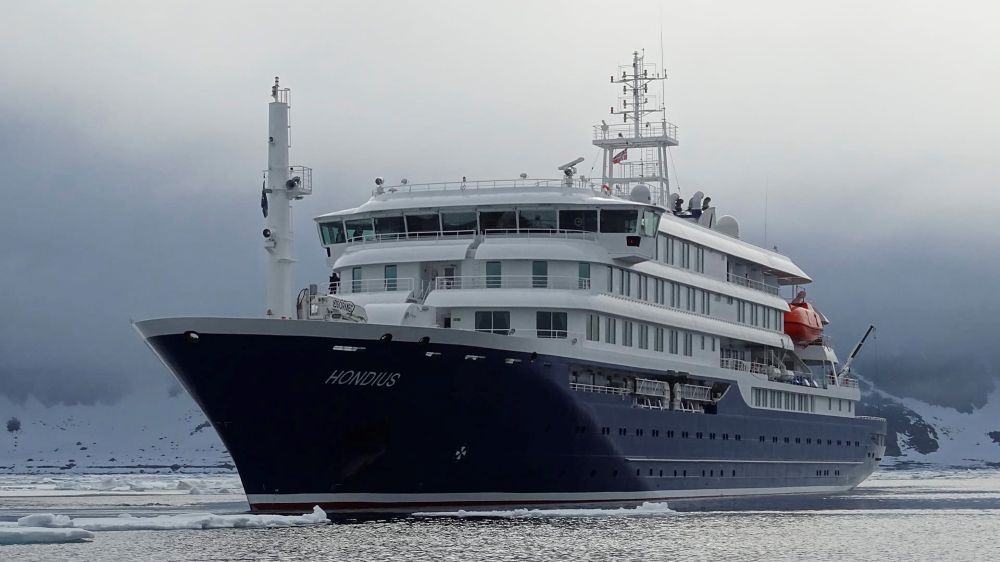 MV Hondius Arrives in Rotterdam for Disembarkation and Disinfection Following Hantavirus Scare