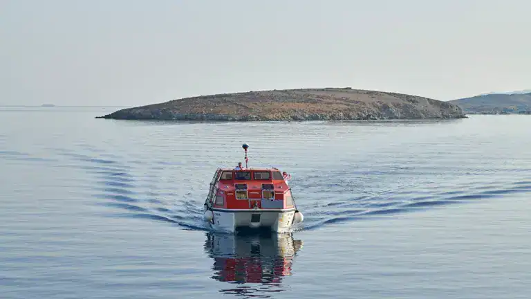 Experience Luxury and Adventure: PONANT EXPLORATIONS Announces Exclusive 2027 Arctic Voyage Aboard Le Commandant Charcot