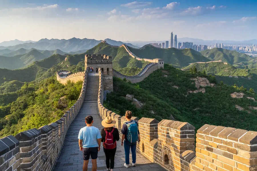 China Welcomes the World: Record Foreign Arrivals and New Visa-Free Travel Policies