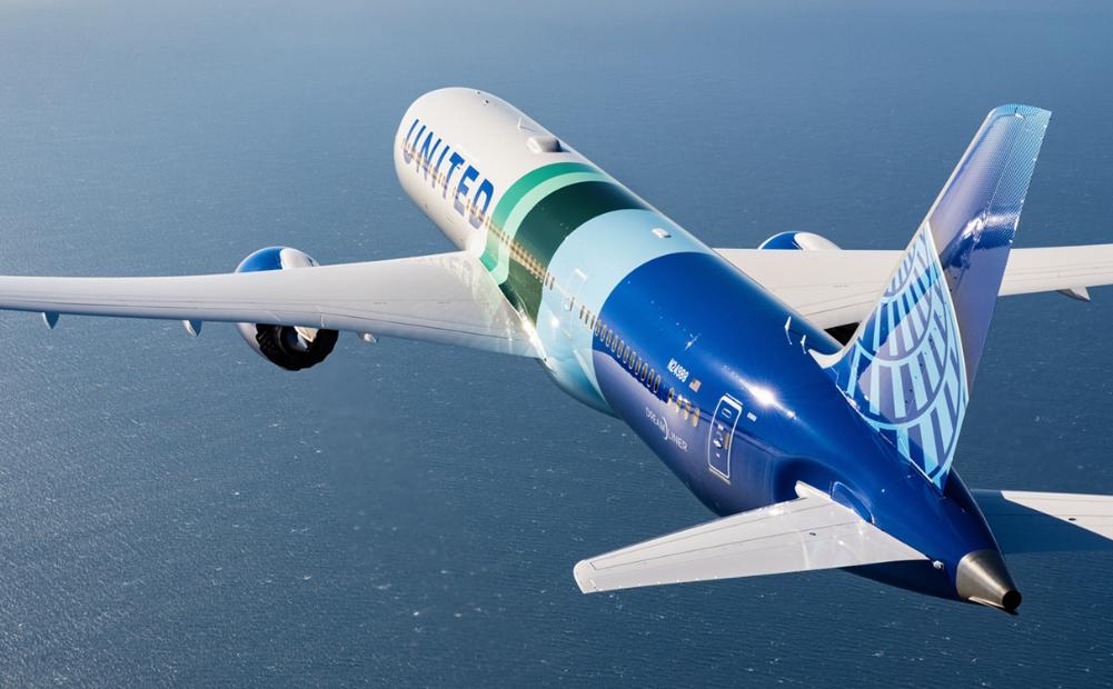United Airlines Airbus A320 UA2121 Safely Returns to Seattle After Mid-Air Technical Alert