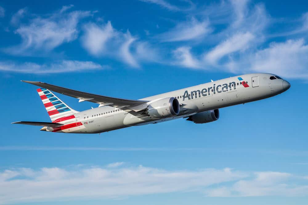American Airlines Flight DL 2260 Diverted: Emergency Landing at Houston Hobby Airport