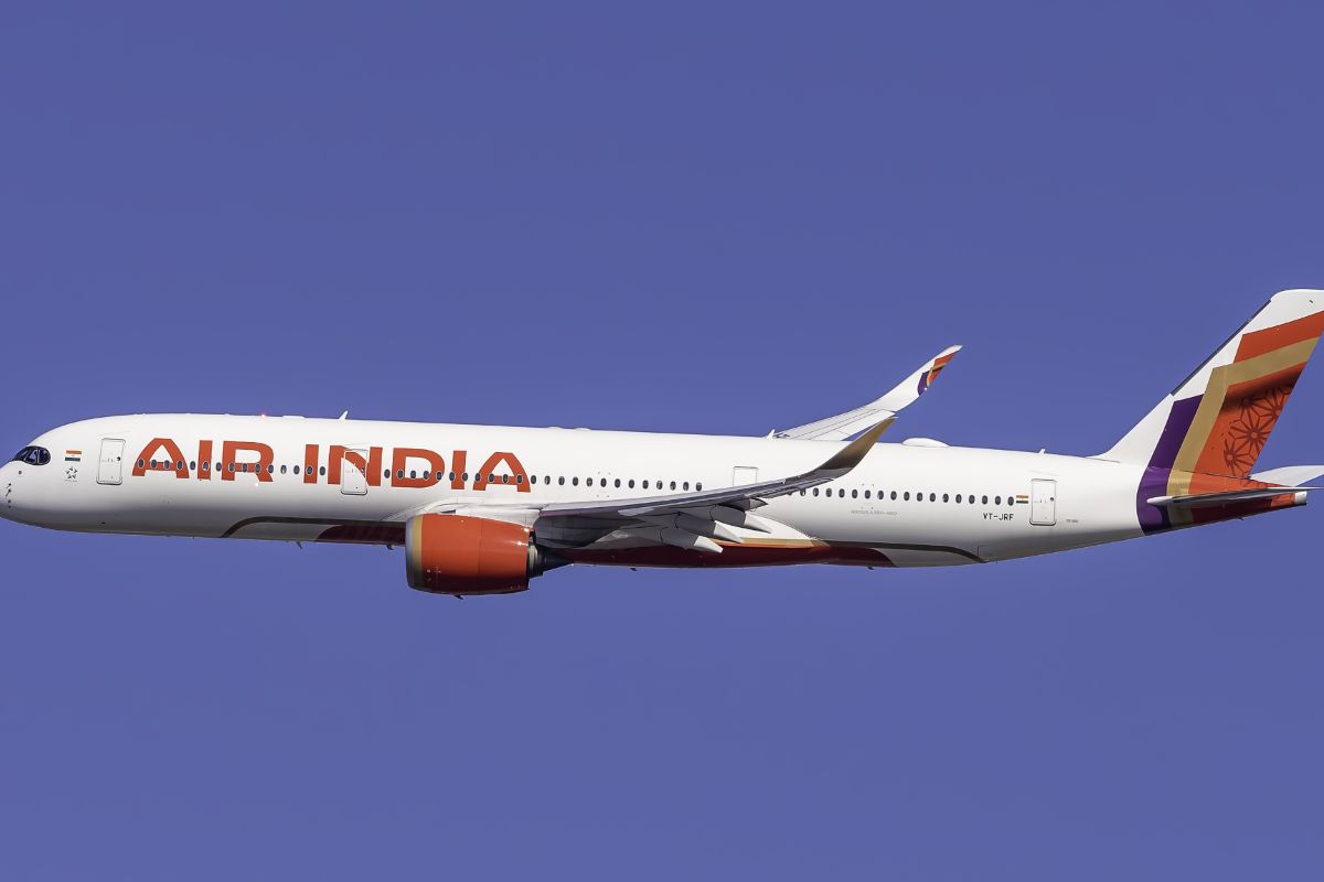 Challenges in the Aviation Sectors of Singapore and India as Air India Faces Significant Losses