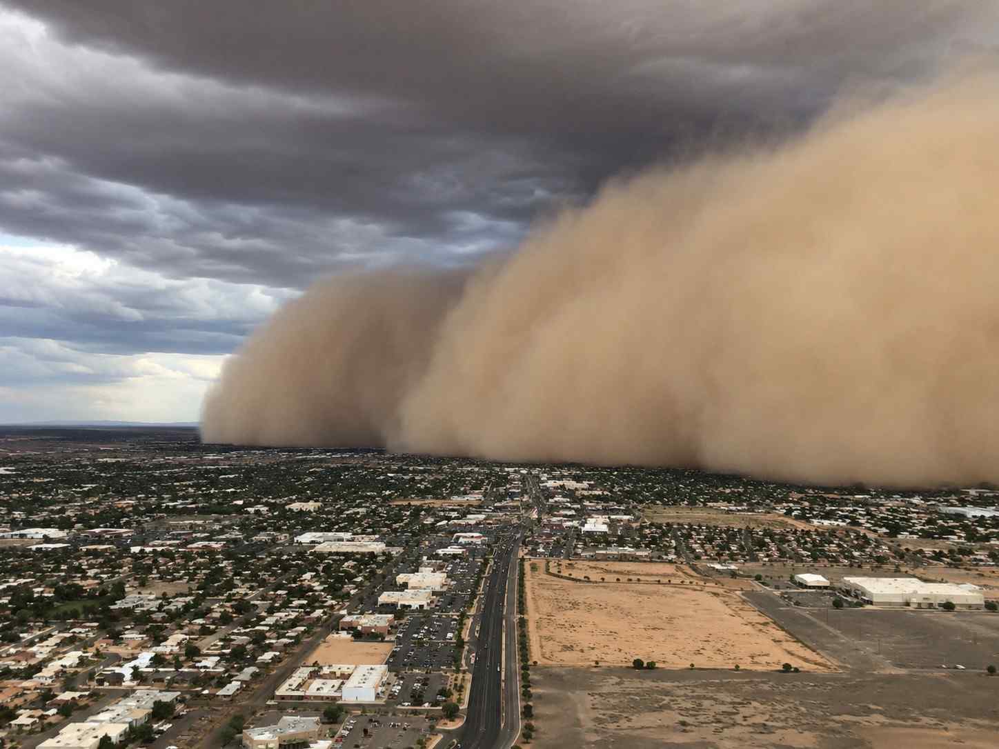 Travelers Alerted as Albuquerque Dust Storm Unfolds: Airlines Monitor Conditions Amid Weather Advisories