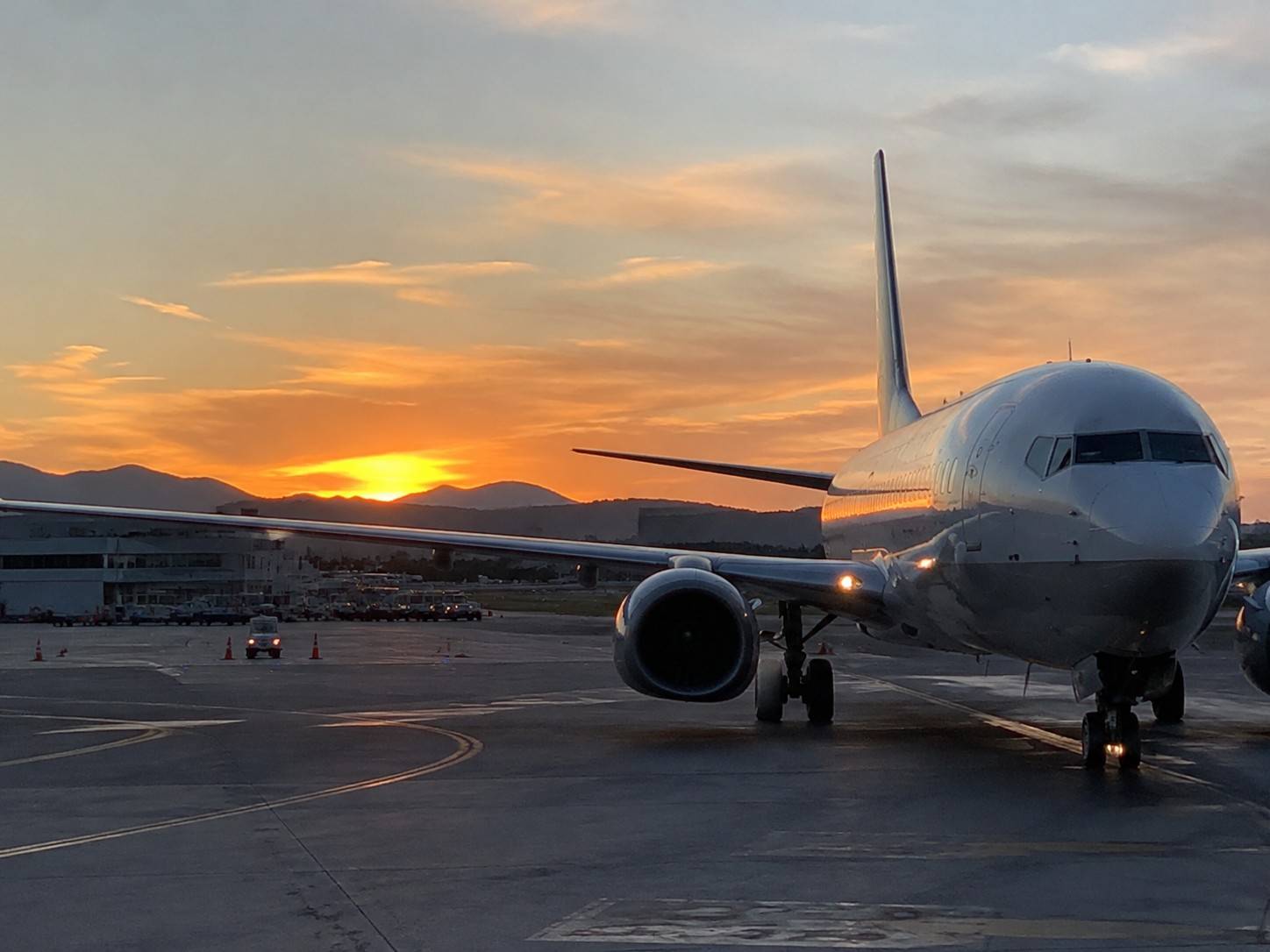 Safety Concerns Prompt Diversion of United Airlines Flight 579 to Monterrey: Insights for Travelers to Houston and Mexico