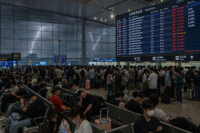 Severe Weather Disrupts Travel in China: Over 60 Flights Canceled and Hundreds of Delays