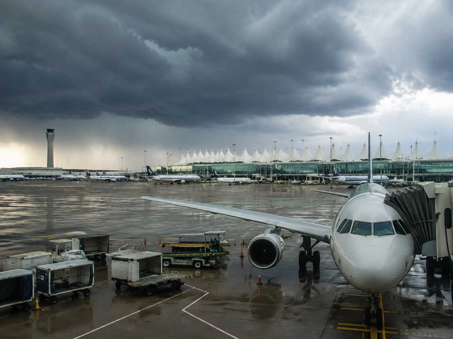 Denver Thunderstorms Cause Ground Stop, Over 400 Flights Impacted: A Guide for Travelers