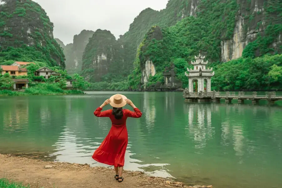 Vietnam’s Tourism Boom: Nearly 9 Million International Arrivals in Early 2026