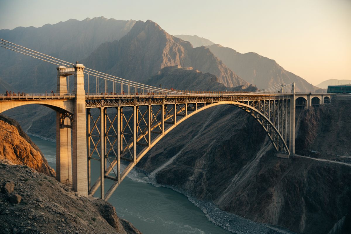 Discovering the Chenab Railway Bridge: An Engineering Marvel Transforming Tourism and Connectivity in Jammu and Kashmir
