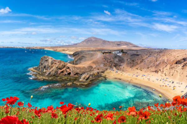 Lanzarote Faces Tourism Challenge as Weather Disruptions Lead to Visitor Discontent