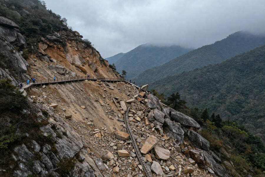 Evacuation Efforts Intensify as 1,500 Tourists Become Stranded in Sikkim’s Lachen