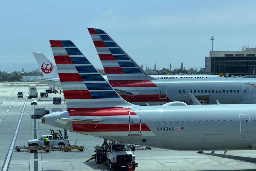 American Airlines Flight AA2600 Diverts and Makes Emergency Landing at Tulsa International Airport