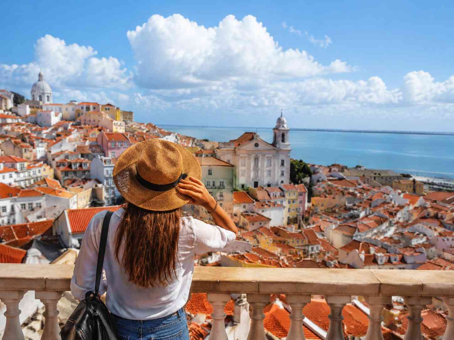 France, Vietnam, and Others See Surge in Tourism Driven by Budget Airlines
