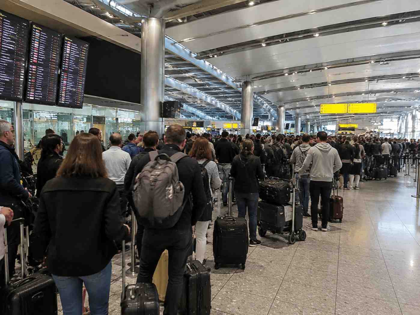 UK Airports in Crisis: Travel Disruptions Surge in 2026