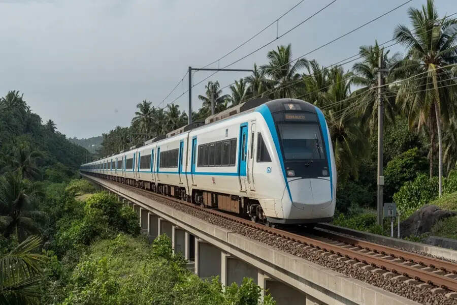 Bengaluru–Ernakulam Vande Bharat Express Expands Capacity Ahead of Festive Travel Season