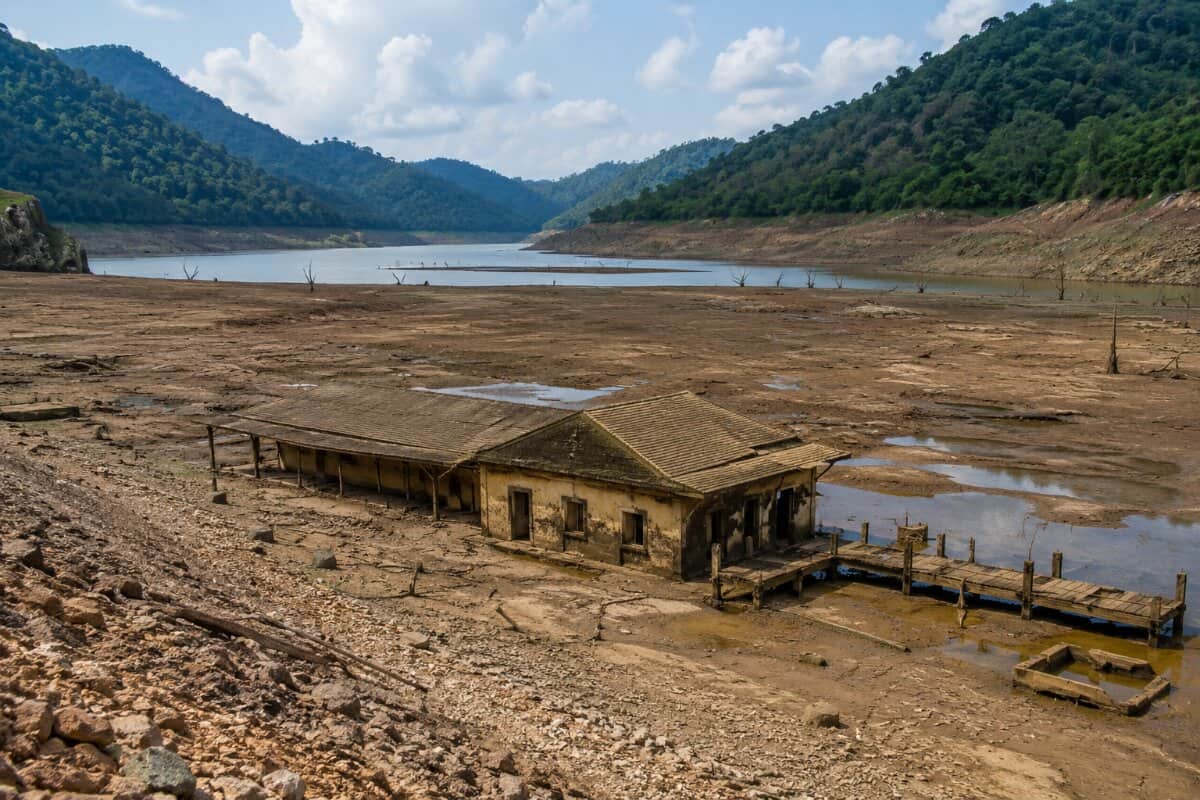 Thailand WWII Death Railway Site Reappears in Kanchanaburi as Low Water Opens a Rare Heritage Tourism Window at Vajiralongkorn Dam