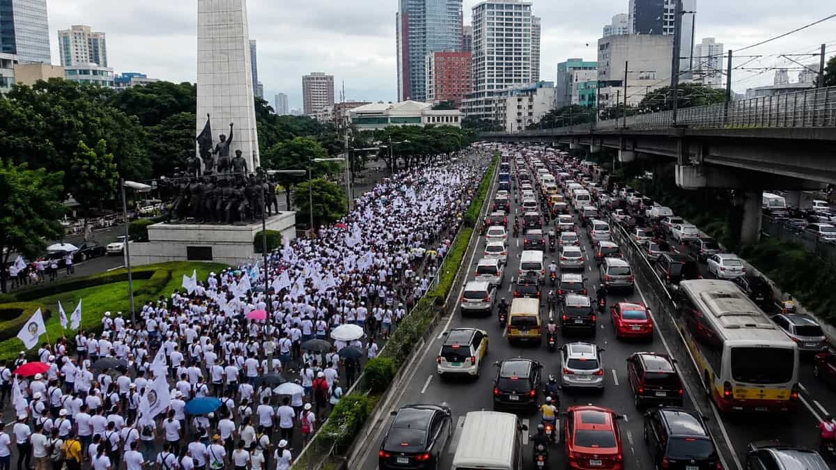 Navigating Manila’s White Ribbon March: Travel Tips for Visitors