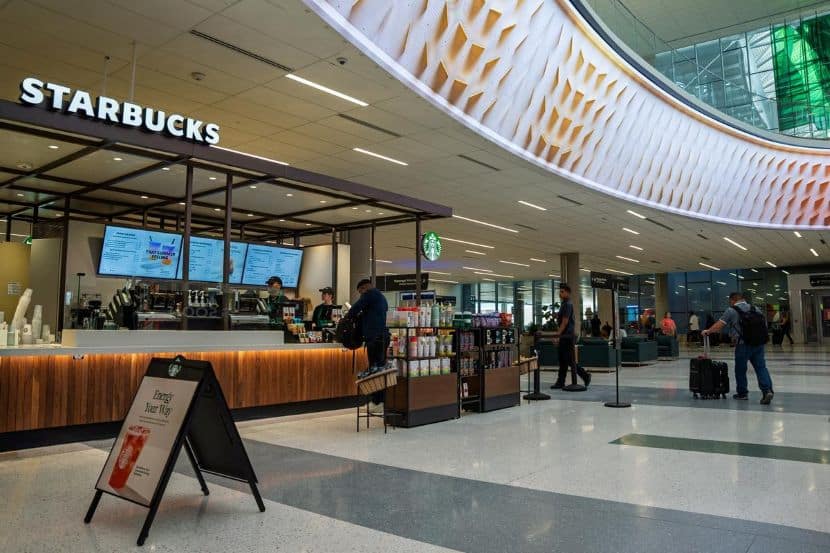 Houston’s George Bush Intercontinental Airport Welcomes New Starbucks for International Travelers