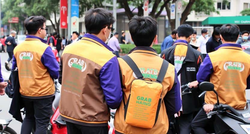 Vietnam’s Grab Jackets Become Must-Have Souvenirs for International Travelers