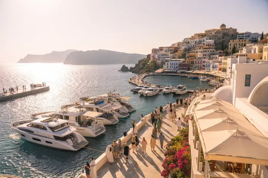 Greece Soars Ahead in Q1 Tourism Revenue, Leaving Major European Countries Behind