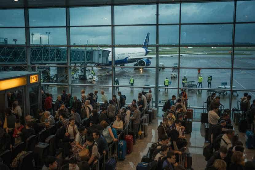 Travelers Stranded at John F. Kennedy International Airport as JetBlue, Endeavor Air, Republic Airways, American Airlines, Delta, and More Suspend 71 Flights and Face Over 200 Delays, Disrupting Major Routes in the US, Canada, Japan, Hong Kong, Mexico, and Beyond