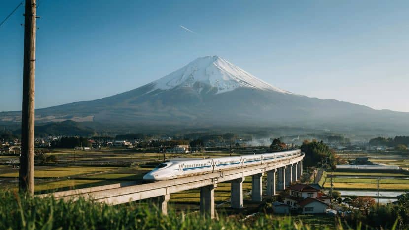 Mastering Train Travel in Japan: A First-Timer’s Guide to the Shinkansen and JR Pass