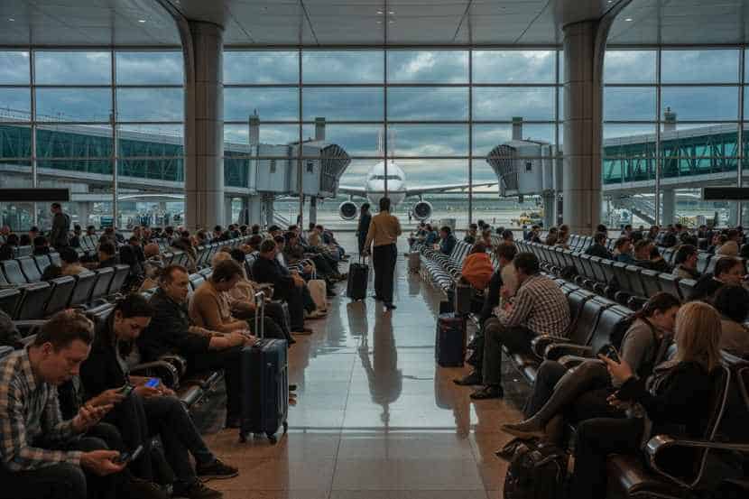 Travelers Grounded at St. Louis Lambert International Airport as Republic, Frontier, Delta Air Lines, Southwest, PSA, Endeavor Air, and More Suspend 14 Flights and Face Over 100 Delays, Disrupting Major Routes Across the US, Mexico, Germany, and Jamaica, Including Orlando, Sarasota, Cancun, Frankfurt, Boston, and Beyond