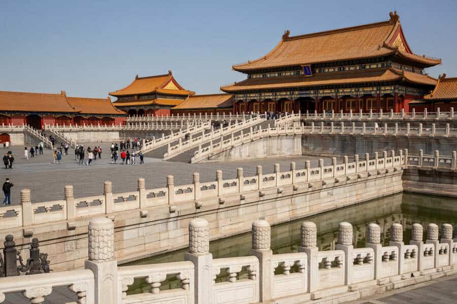 China Witnesses Explosive Domestic Tourism Boom Reshaping National Travel Habits, Driving Massive Visitor Influx, and Creating New Pressures on Iconic Natural Landscapes