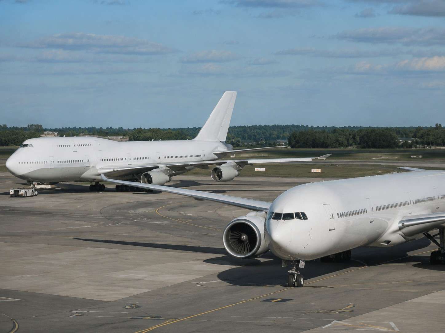 The Shift to Twin-Engine Jets: A New Era in Airline Travel