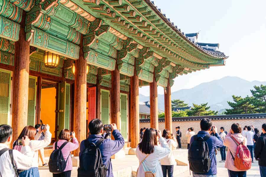 Seoul Sees Unprecedented Surge in Foreign Tourism, Welcoming Over 1.5 Million Visitors in April