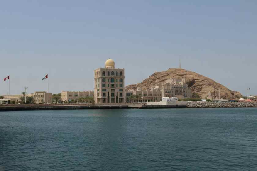Significant Tourism Concerns Arise in Muscat, Dubai, Abu Dhabi, Doha, and Manama as Iran Closes the Strait of Hormuz