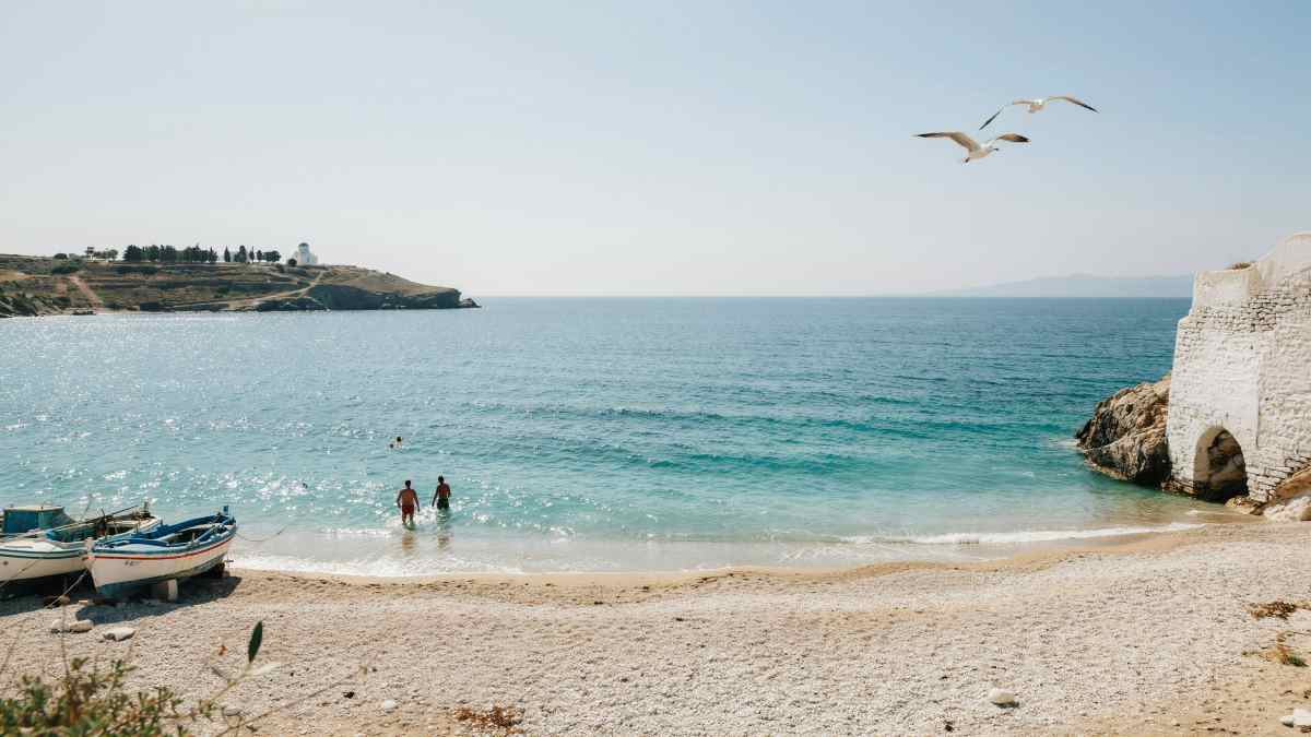 Mykonos, Paradise Beach and the Aegean Sea Define Greece’s Ultimate Beach and Nightlife Escape. Why Does This Iconic Coast Continue to Attract Global Travellers?
