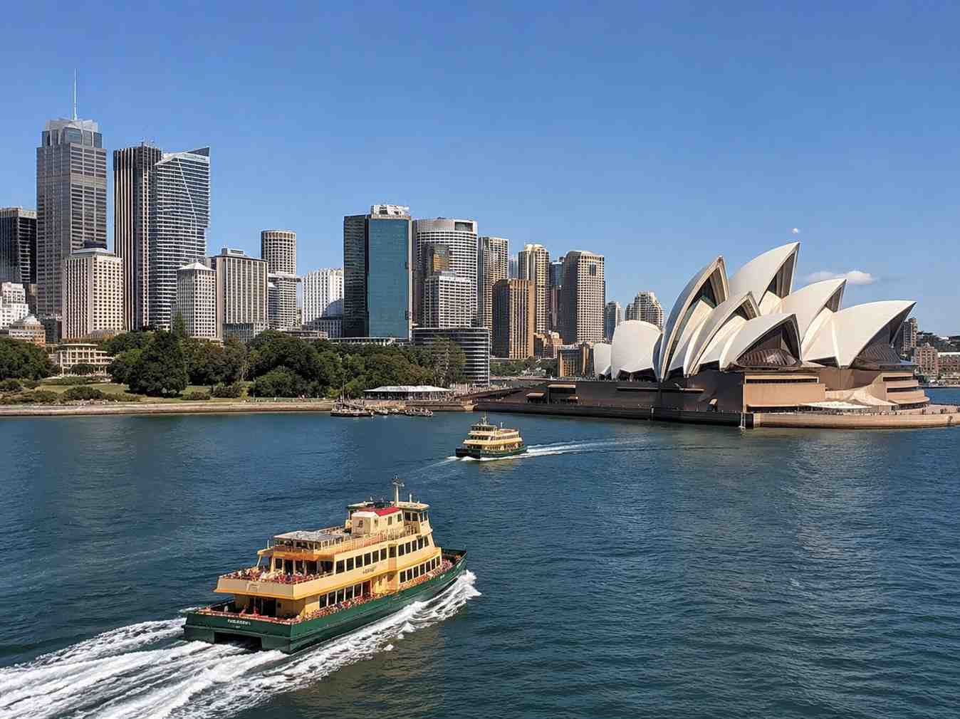 Australia Welcomes Influx of Tourists: A Joint Effort from Major Airlines