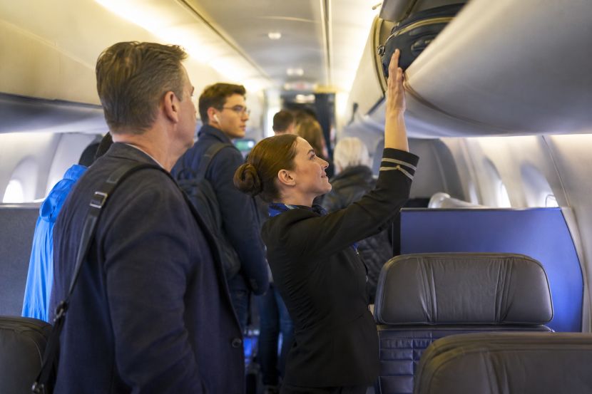 United States and Canada Air Travel Spotlight as United Airlines Flight Attendant Halts Boarding Twice on Chicago O’Hare Regional Flight After Economy Passengers Occupy First Class Overhead Bin Space: What Travellers Should Understand Before Their Next Flight