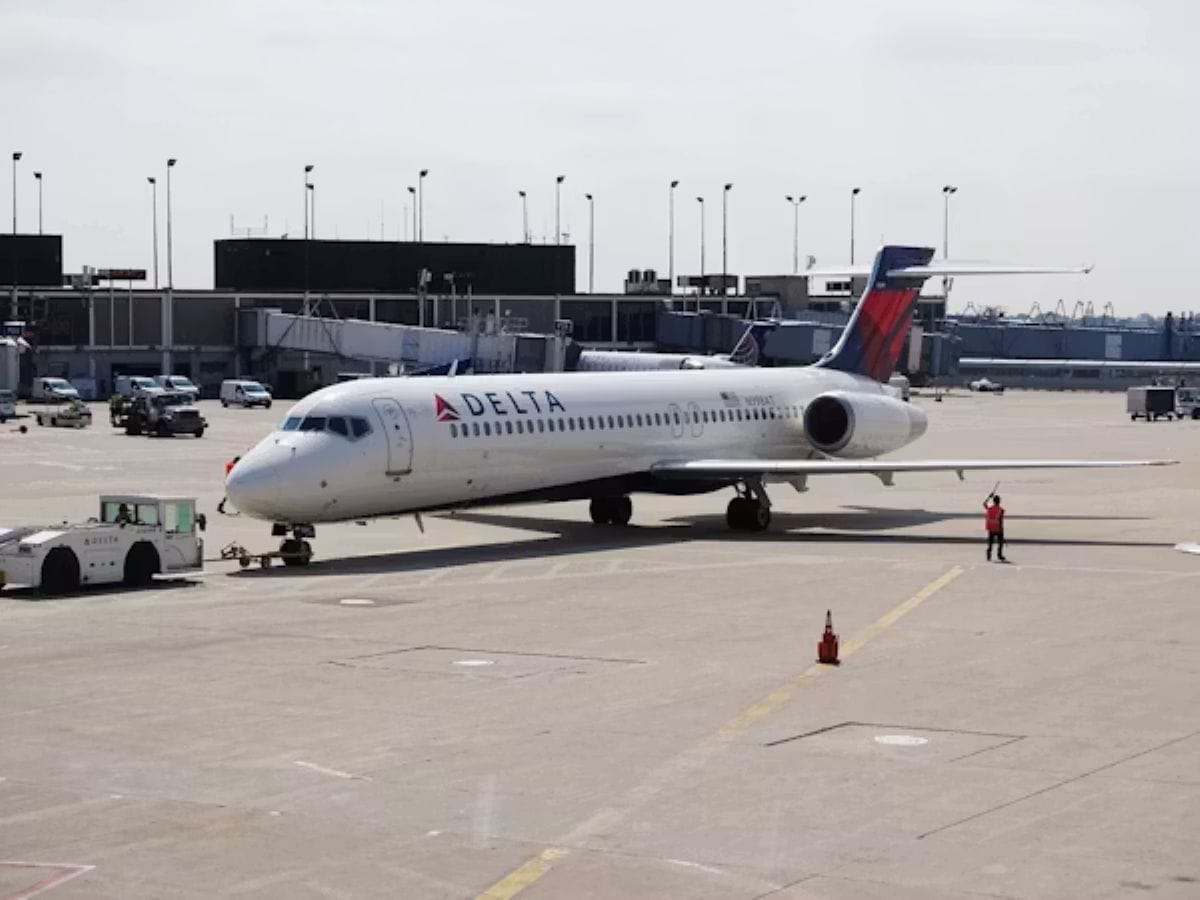 Delta Air Lines Flight DAL1541 Diverts Back to Detroit: Key Insights for Travelers