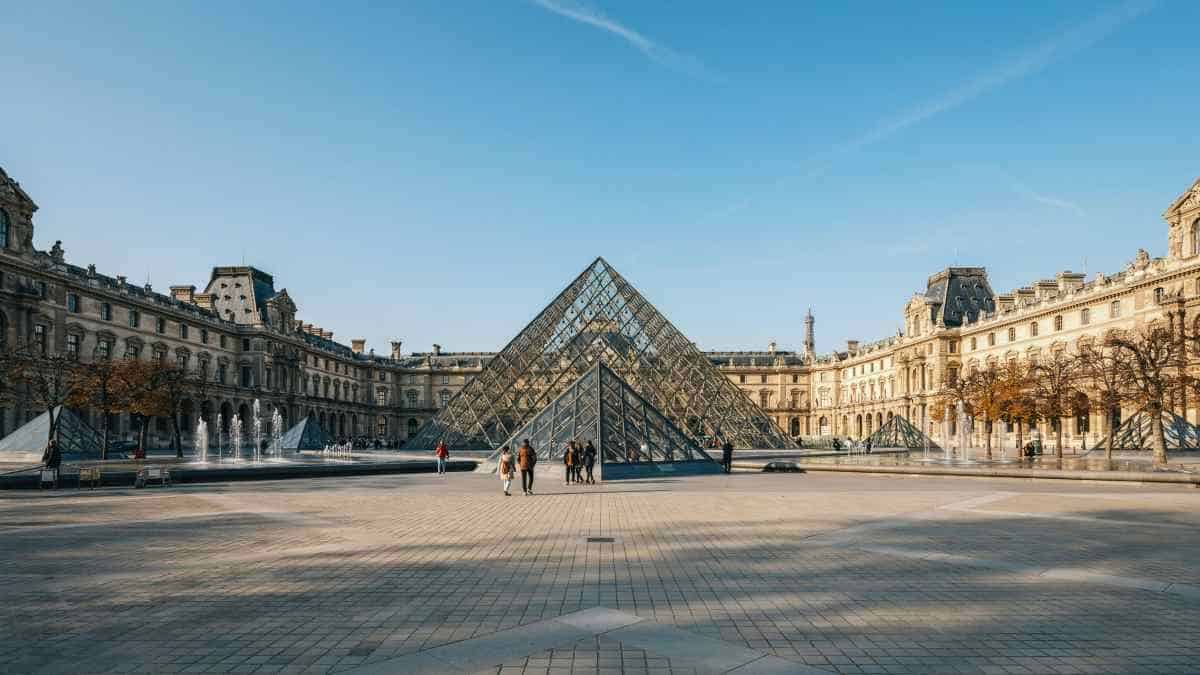 Navigating Paris in a Heatwave: What Travelers Need to Know About Attractions and Safety