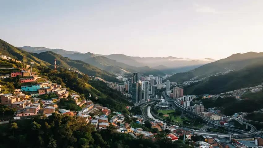 Medellín: A Rising Star in Global Tourism Fueled by International Partnerships