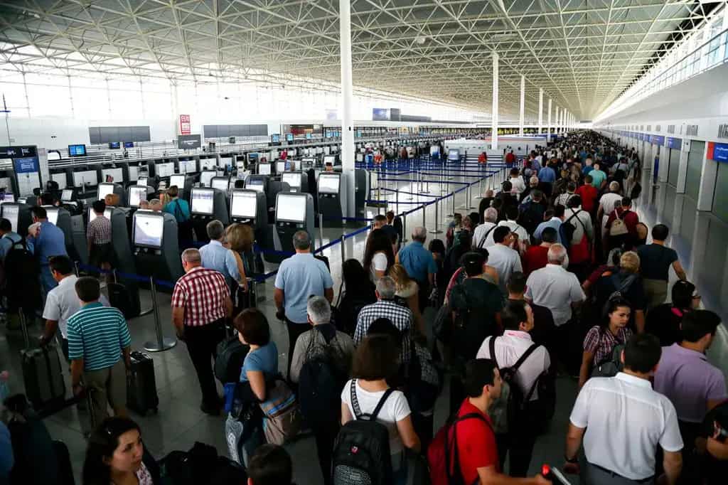Major Delay for Hong Kong-Bound Flight from Manila Due to Cabin Incident