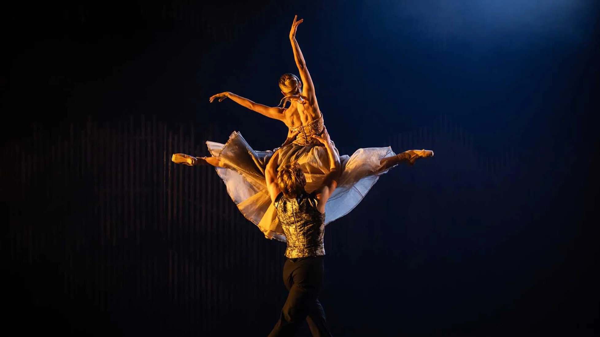 W Brisbane Partners with Queensland Ballet for Unique Luxury Experiences