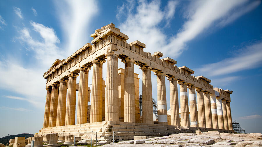 Greece Surges Ahead in Tourism Revenue, Overtaking Major European Rivals