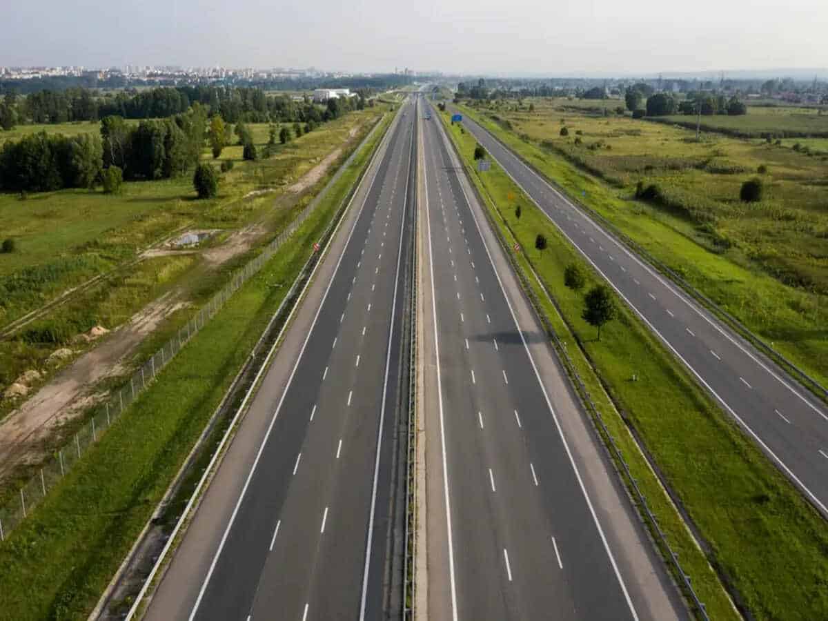 Revolutionizing Travel: India’s Lucknow-Kanpur Expressway Takes Center Stage
