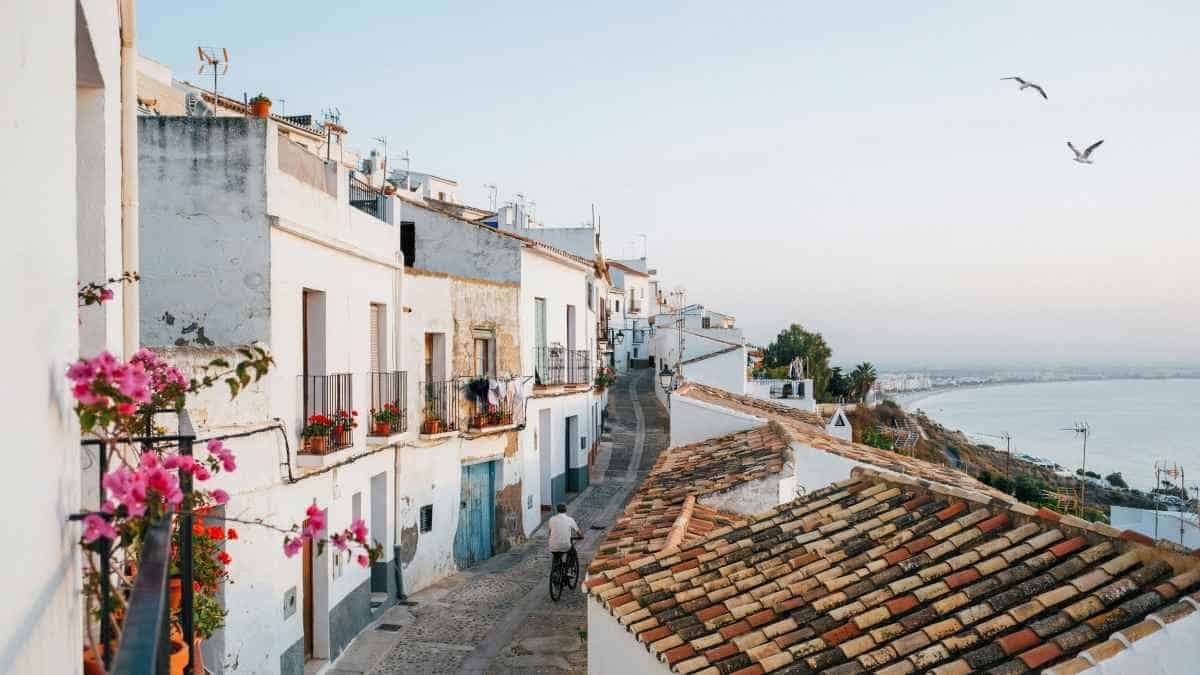 Spain’s Tourism Evolution: Targeting High-Spending Travellers as Summer Spending Hits Record €64 Billion