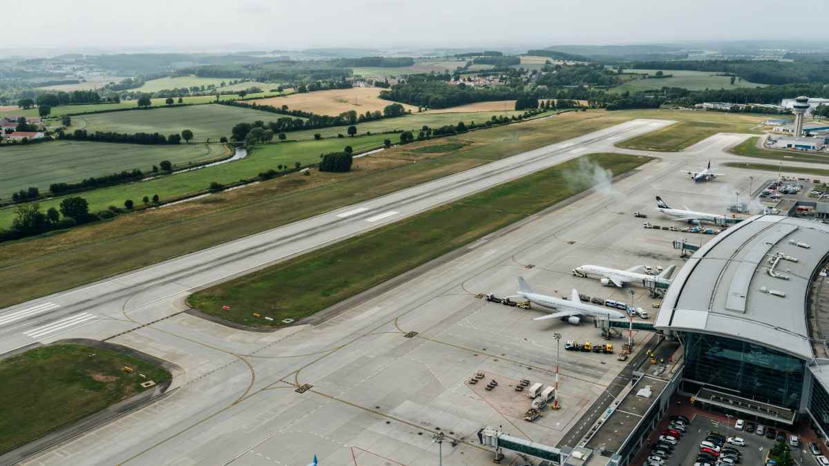Family Travel Transformed: New EU Rules Ban Extra Fees for Parents Flying with Kids