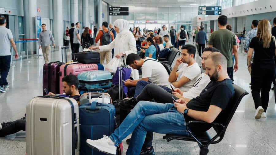 Middle Eastern Aviation Faces 23% Decline Amid Geopolitical Tensions