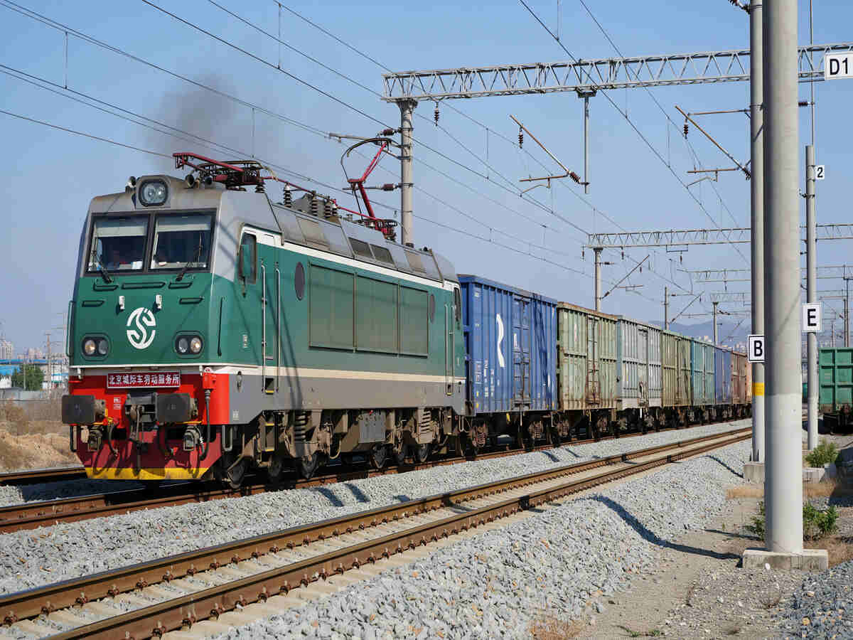 Transforming Travel and Trade: The Impact of China’s Yining–Aksu Railway